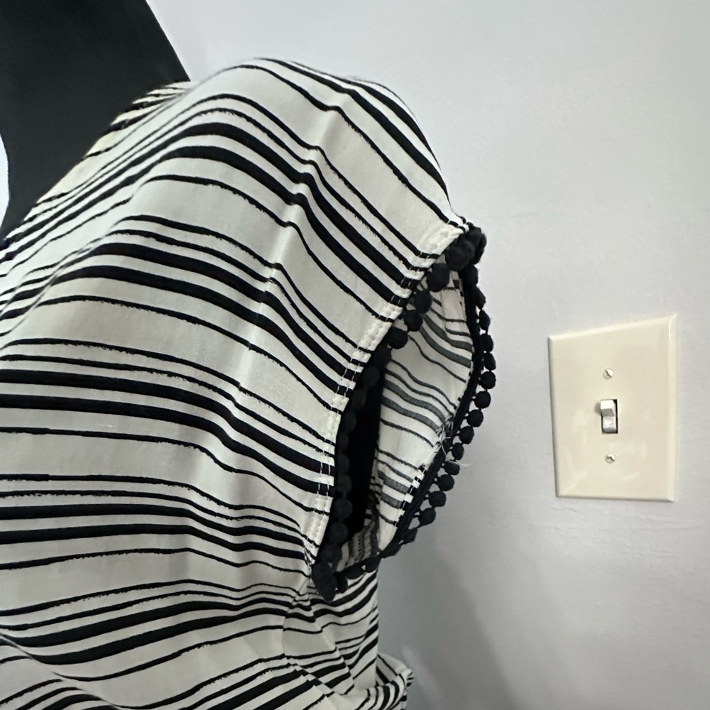 ✨ Early 2000s Xhilaration Striped Romper ✨ - Picture 5 of 7